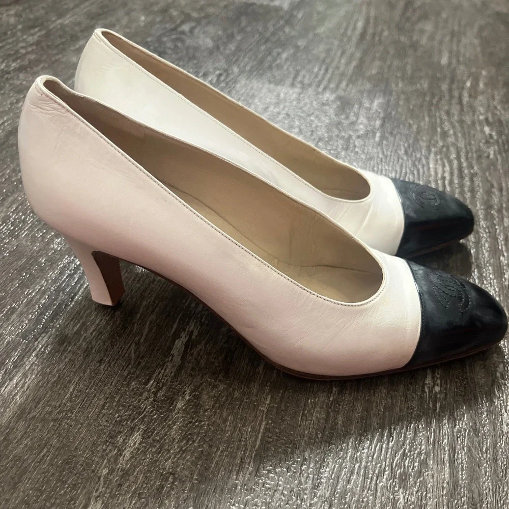 Chanel Cap Toe Heels Pumps White Black Leather Classic Vintage Designer Shoes - Picture 2 of 6